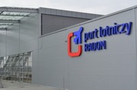 Новый аэропорт в Радом остался без авиакомпаний